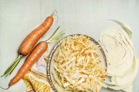Не только цезарь: 15 вкусных рецептов салата с курицей